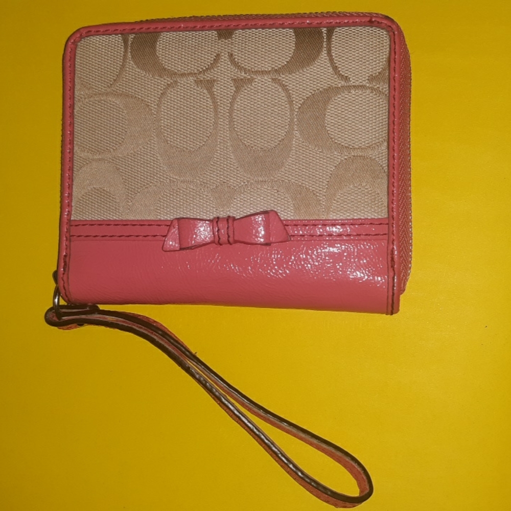 COACH PINK AND KHAKI WALLET WITH BOW